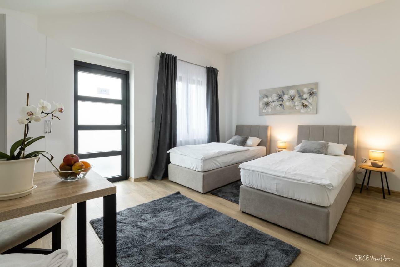 Apartmani Gundulic Osijek Extérieur photo