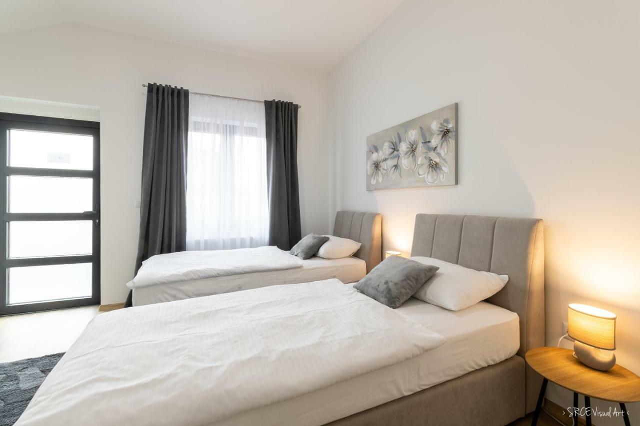 Apartmani Gundulic Osijek Extérieur photo